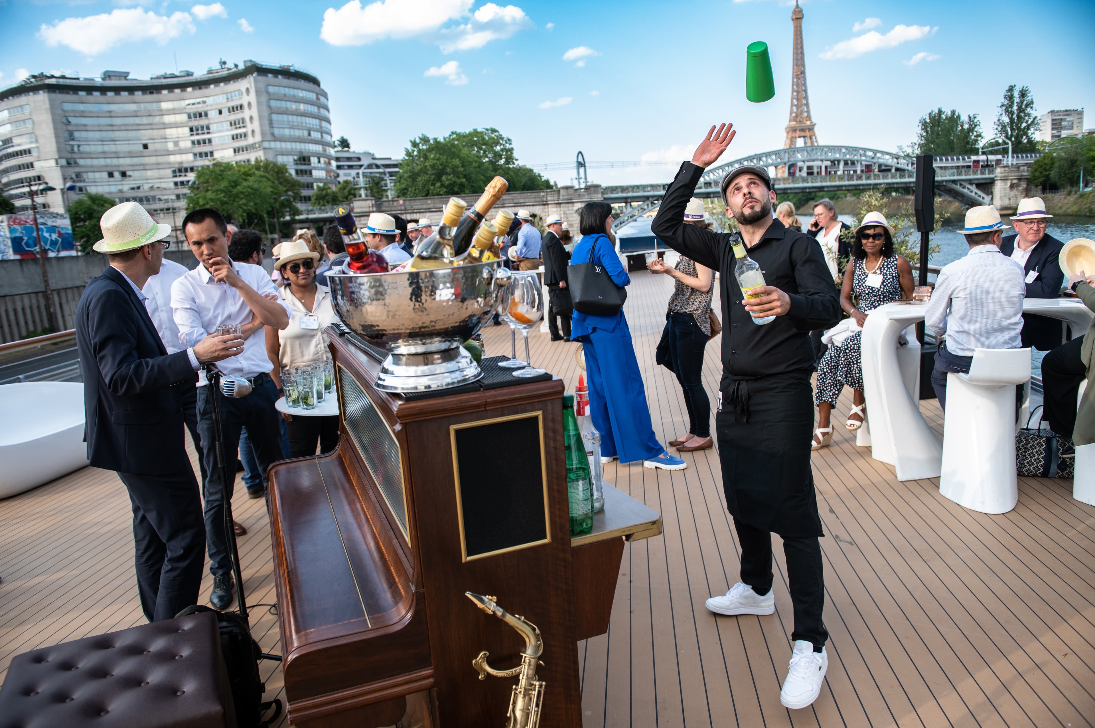 Espace de réception aménagé pour le bar événementiel